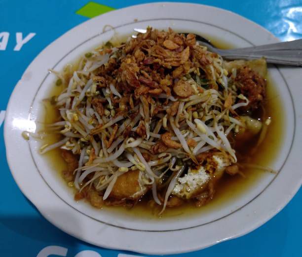 7 Warung Lontong Balap di Gresik, Kuliner Khas Jatim