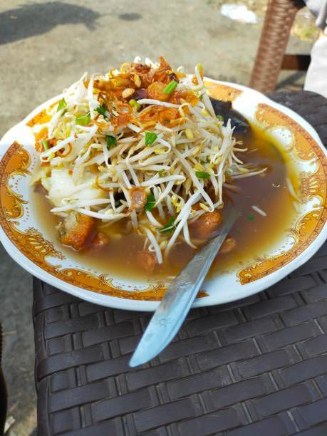 7 Warung Lontong Balap di Gresik, Kuliner Khas Jatim