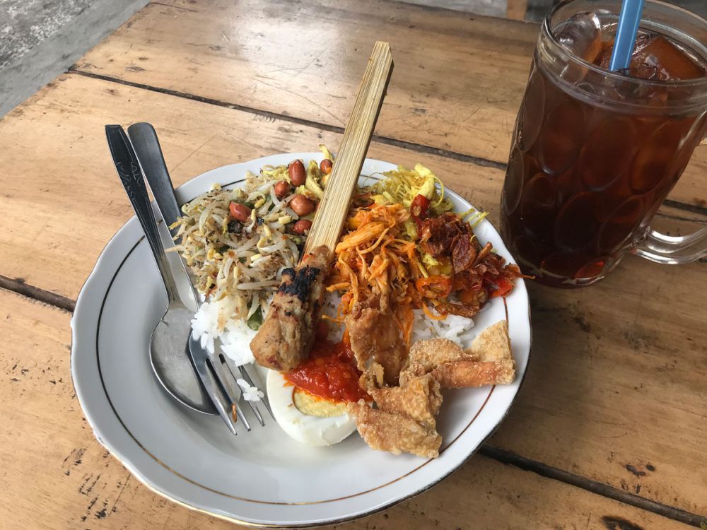 6 Nasi Campur Bali Halal Rp10 Ribuan, Ada yang Legendaris