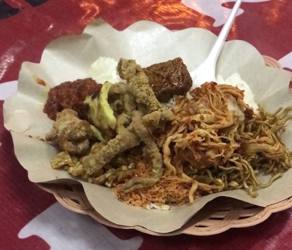 6 Nasi Campur Bali Halal Rp10 Ribuan, Ada yang Legendaris