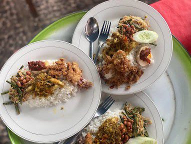 6 Nasi Campur Bali Halal Rp10 Ribuan, Ada yang Legendaris