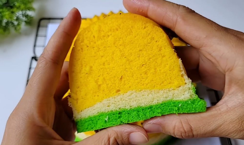 Resep Bolu Kukus Semangka Teksturnya Lembut Gak Bikin Seret!