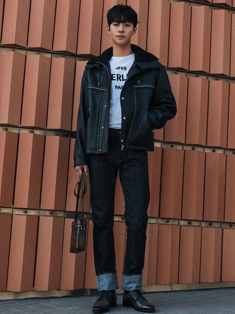 7 Inspirasi OOTD Leather ala Ahn Hyo Seop, Chic dan Manly!