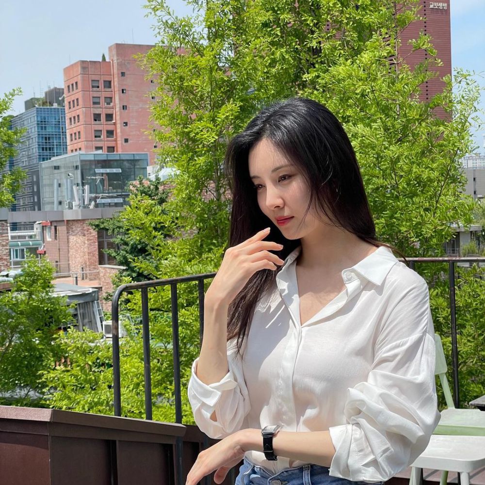 10 Ide Outfit Smart Casual ala Seohyun SNSD, Cocok Buat Ngantor