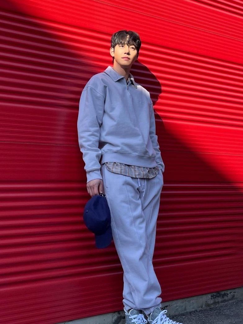 7 Ide Outfit Nuansa Abu-abu ala Ahn Hyo Seop, Effortlessly Stylish!