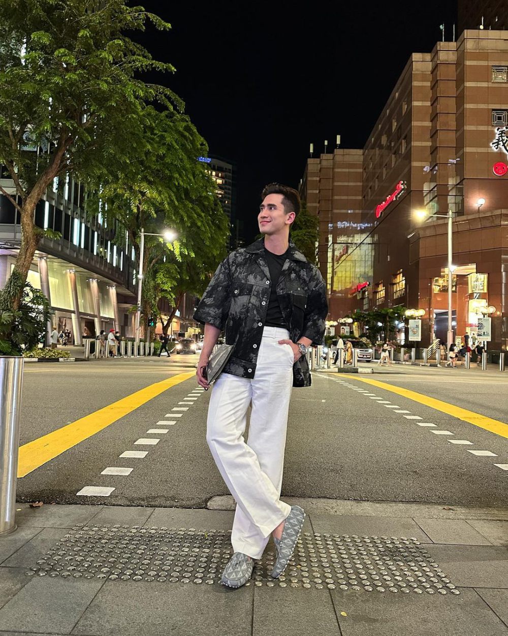 8 Ide Outfit Night Out ala Verrell Bramasta, Charming Abis!