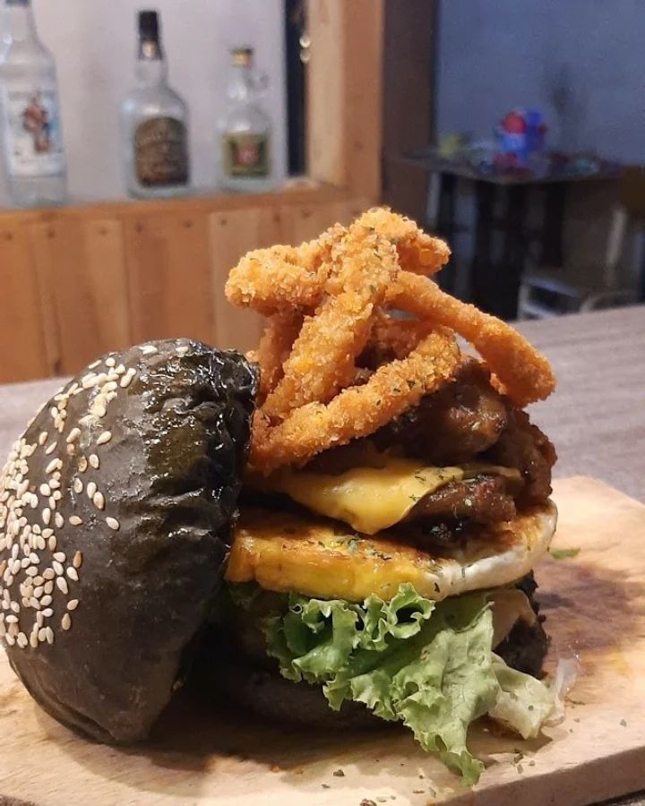 5 Rekomendasi Burger di Sidoarjo, Bikin Ngiler!