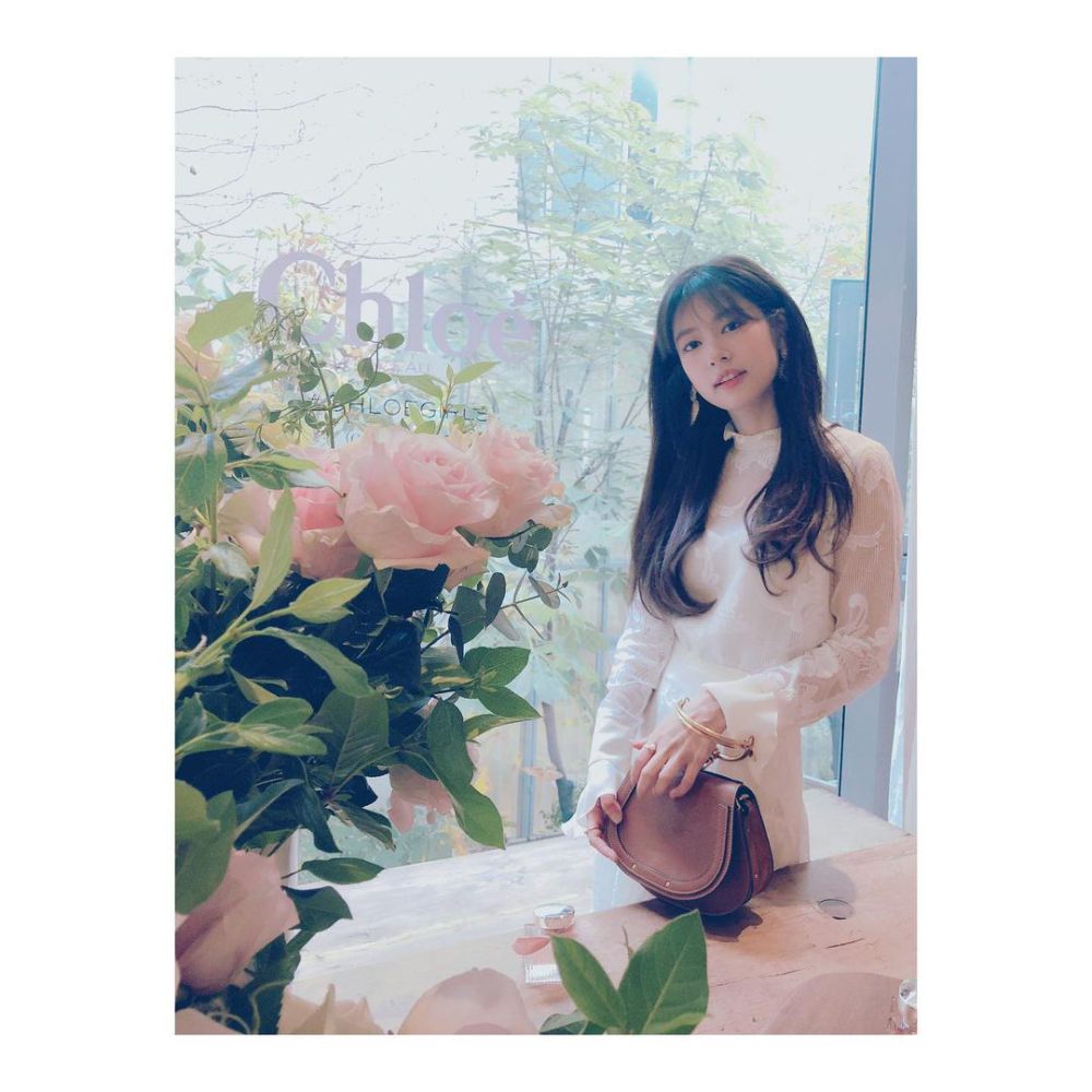 12 Ide Outfit Old Money ala Jung So Min, Elegan dan Berkelas!