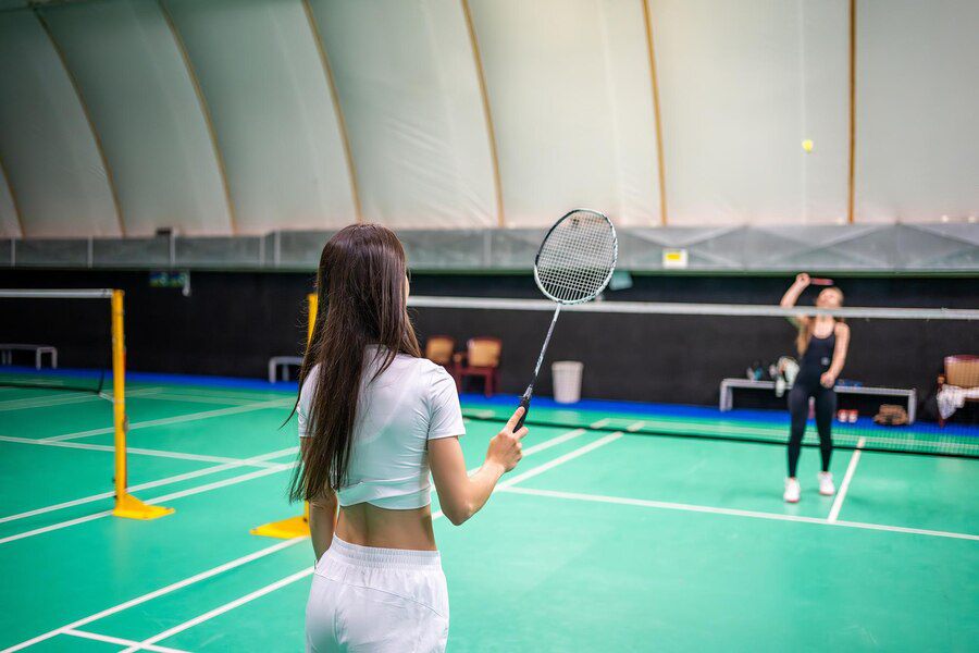 6 Rekomendasi Lapangan Badminton di Gresik, Luas dan Nyaman!