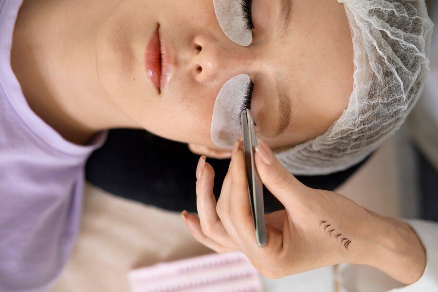 7 Klinik Eyelash Extension di Surabaya, Waktunya Tampil Menawan