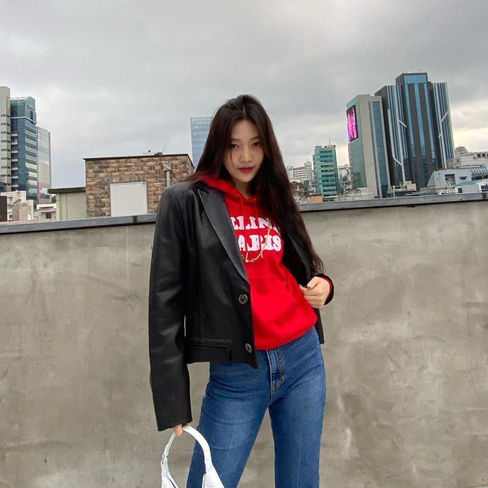 11 Ide OOTD Merah ala Joy Red Velvet yang Menyala!