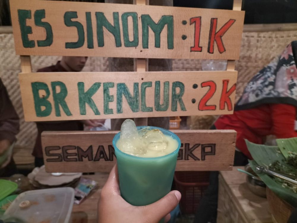 7 Kuliner Jadul di Pasar Ndeso Nyi Pandan Sari Surabaya