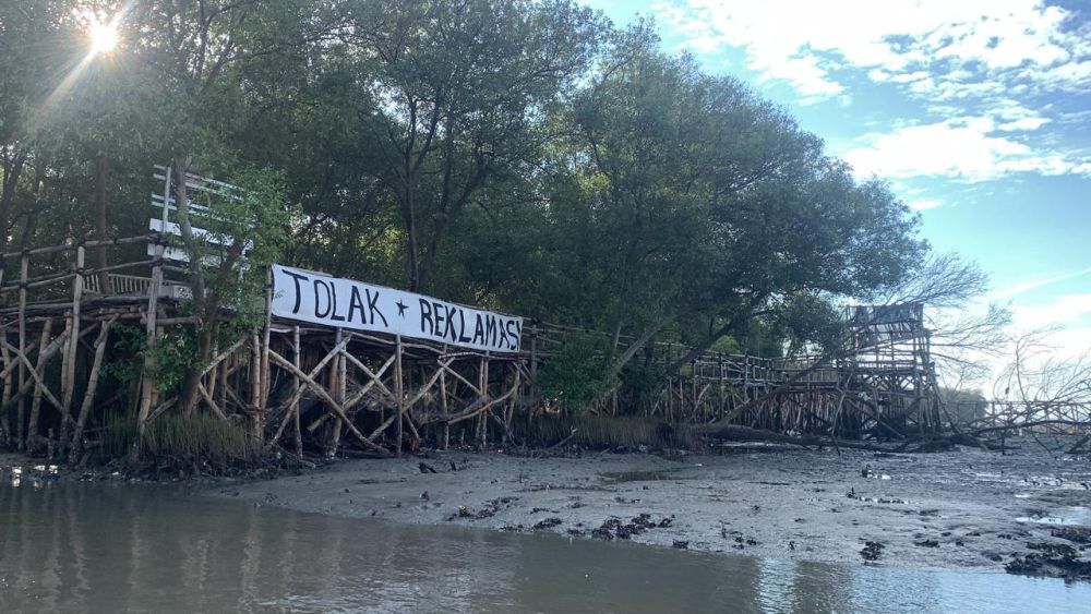 Reklamasi Merusak Ekologi, Mendesak Nelayan Surabaya Angkat Kaki