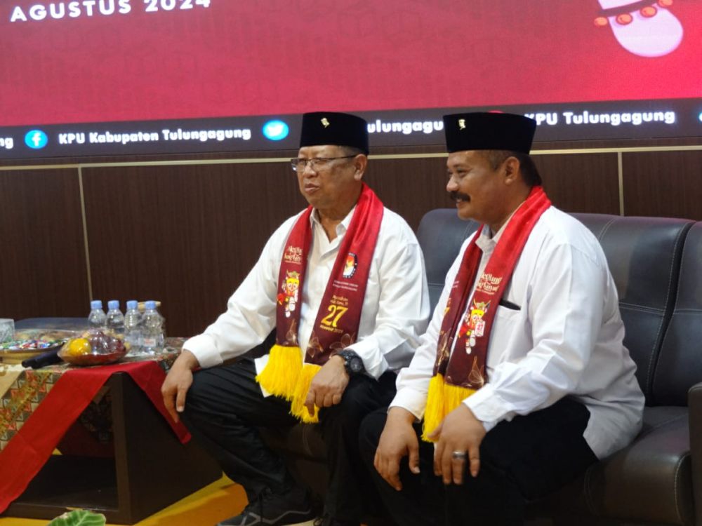 Pasangan Mardinoto Mendaftar ke KPU Tulungagung di Hari Pertama