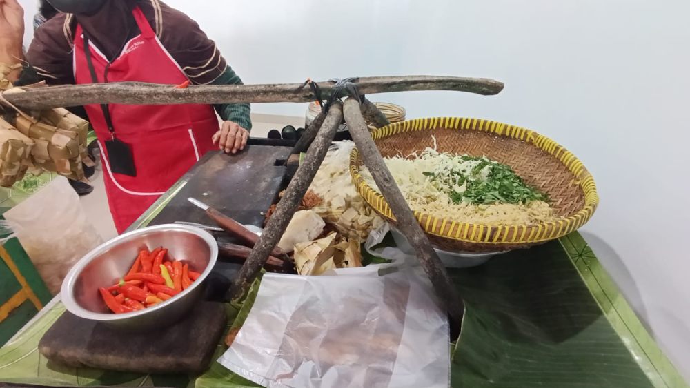 Menikmati Tahu Guling Mbah Joyo, Kuliner Legendaris Pasar Godean