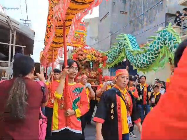 Ritual Gotong Toapekong Wujud Toleransi