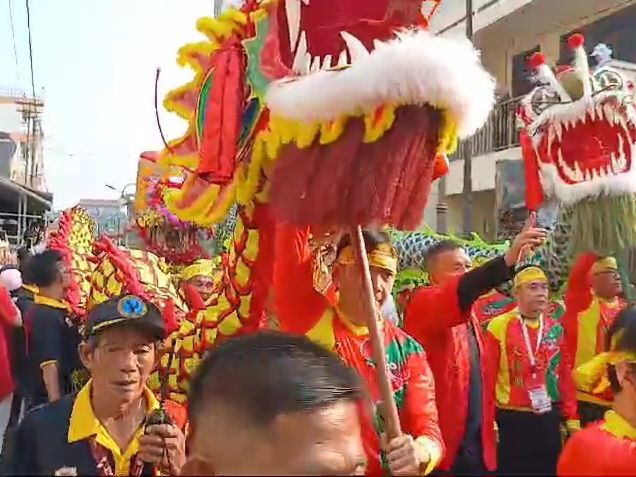 Ritual Gotong Toapekong Wujud Toleransi