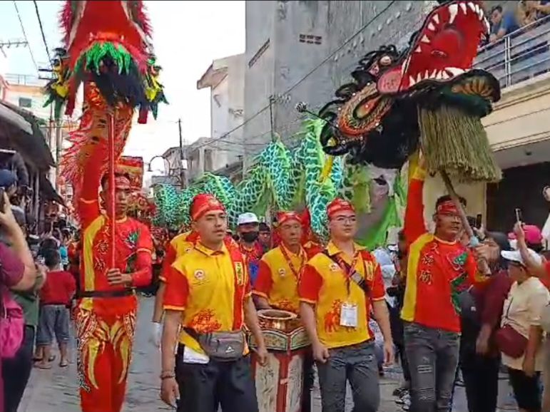 Ritual Gotong Toapekong Wujud Toleransi