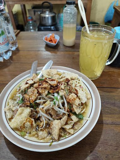 6 Rekomendasi Tempat Makan Mie Kopyok di Semarang yang Murah Meriah