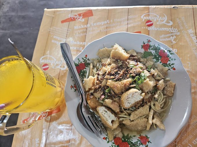 6 Rekomendasi Tempat Makan Mie Kopyok di Semarang yang Murah Meriah