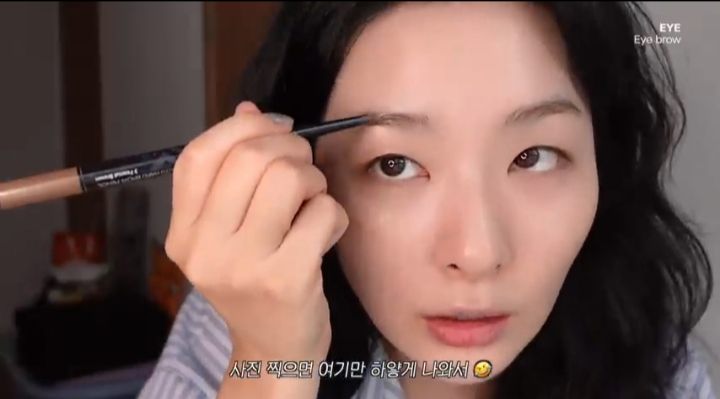 10 Tutorial Daily Make Up ala Seulgi Red Velvet, Glowing Natural