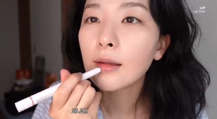 10 Tutorial Daily Make Up ala Seulgi Red Velvet, Glowing Natural