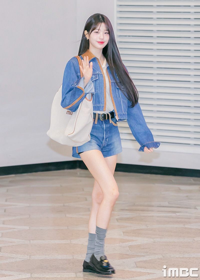 10 Ide OOTD Denim ala Wonyoung IVE, Modis Kekinian!