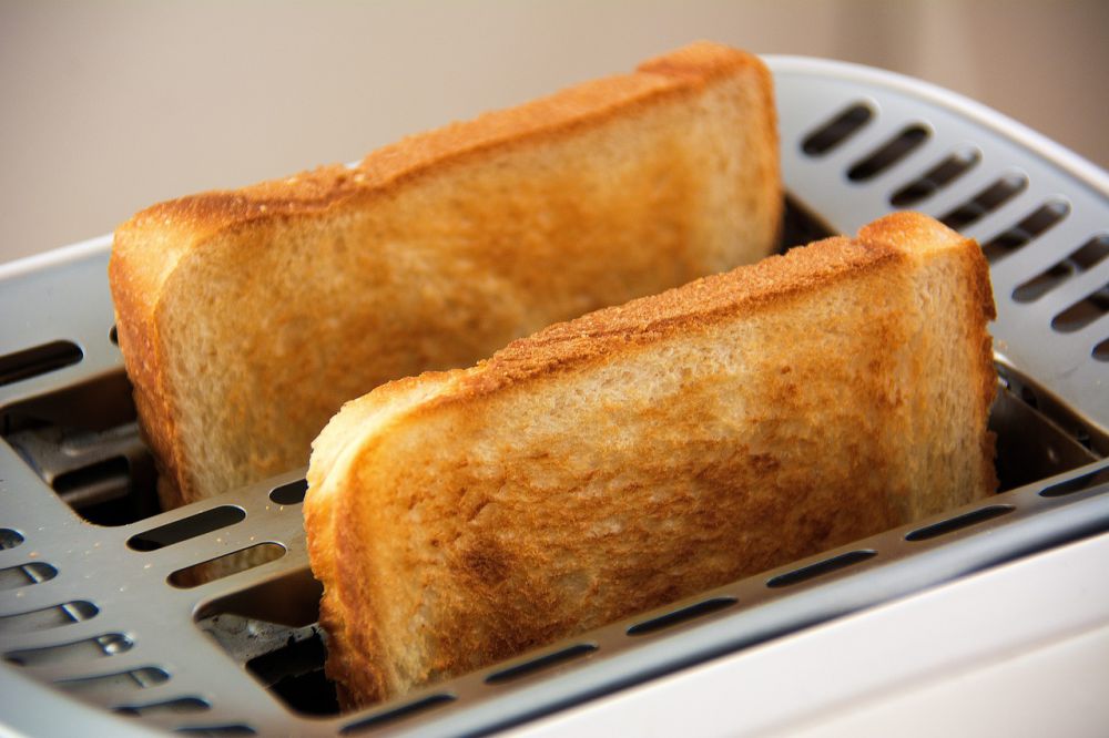 Resep Toast Alpukat dan Ayam Suwir yang Bisa Bikin Kamu Ketagihan