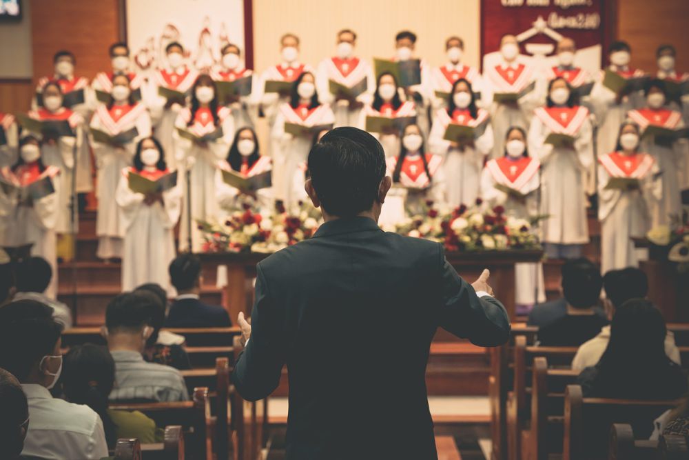 7 Pelayan Liturgi dalam Gereja Katolik Roma, Apa Saja Tugasnya?