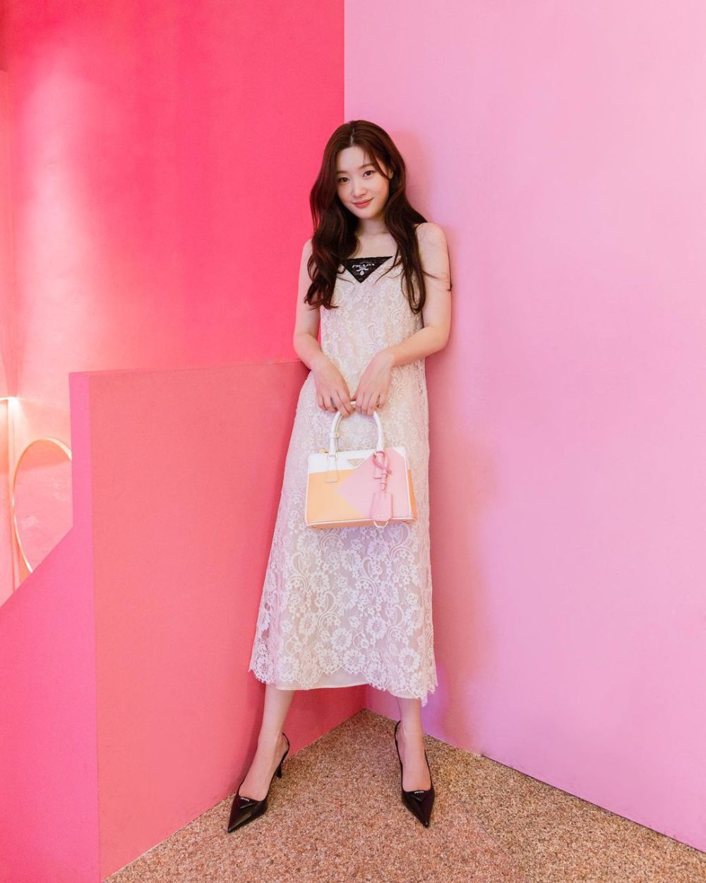 9 Inspirasi OOTD ala Jung Chaeyeon, Pemeran Utama Family by Choice!