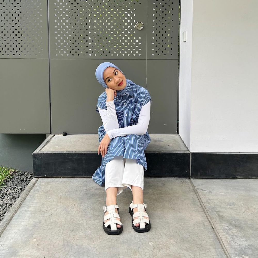 7 Inspirasi OOTD ala Influencer Ratu Ghania, Simpel dan Modis!