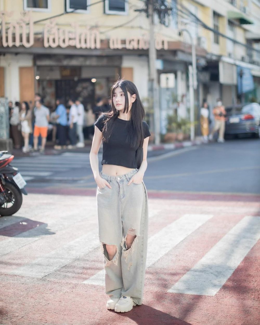 9 Ide Outfit Street Style ala Mable Siriwalee, Looks Boyish!