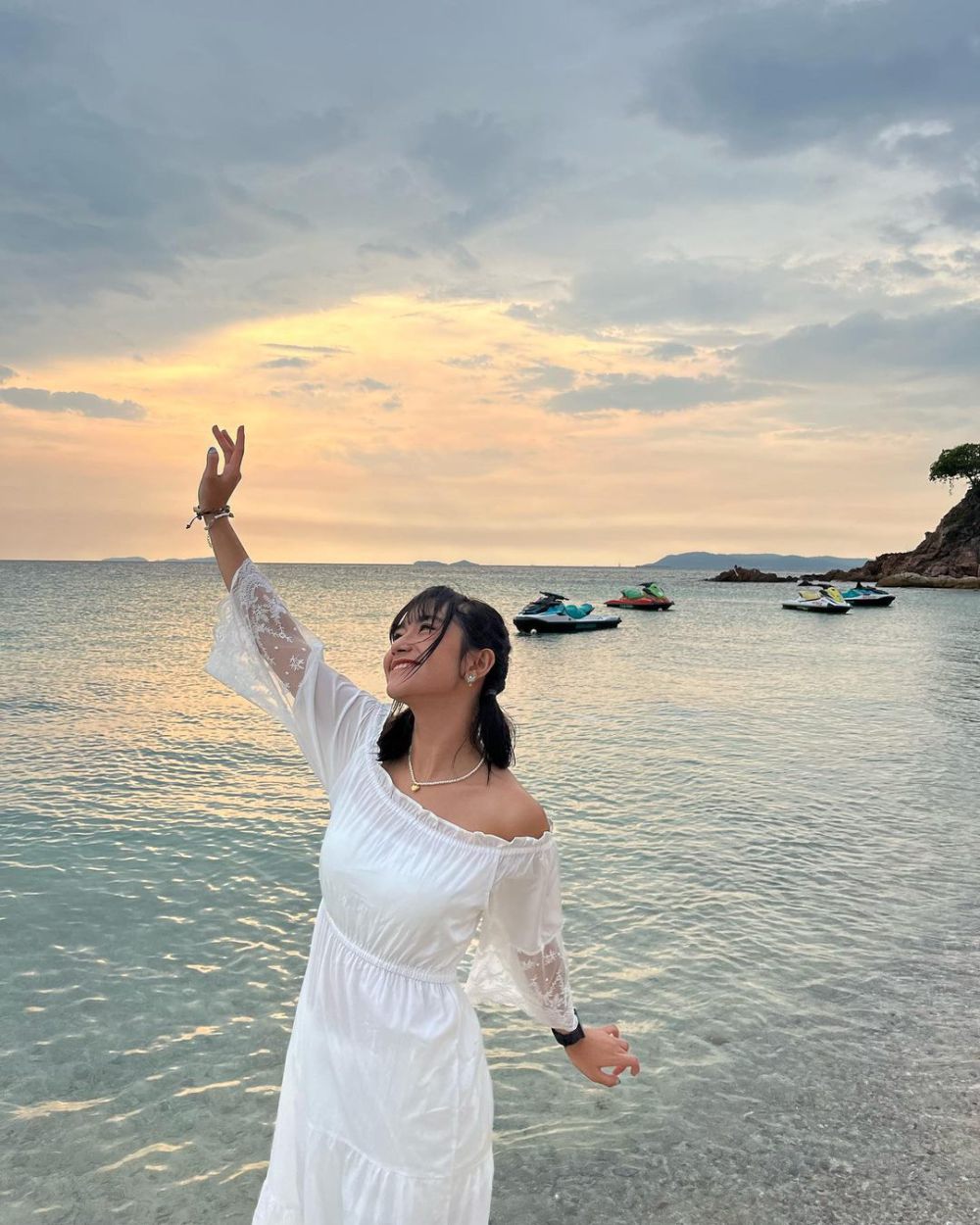 9 OOTD ke Pantai ala Member JKT48 yang Cocok buat Remaja!