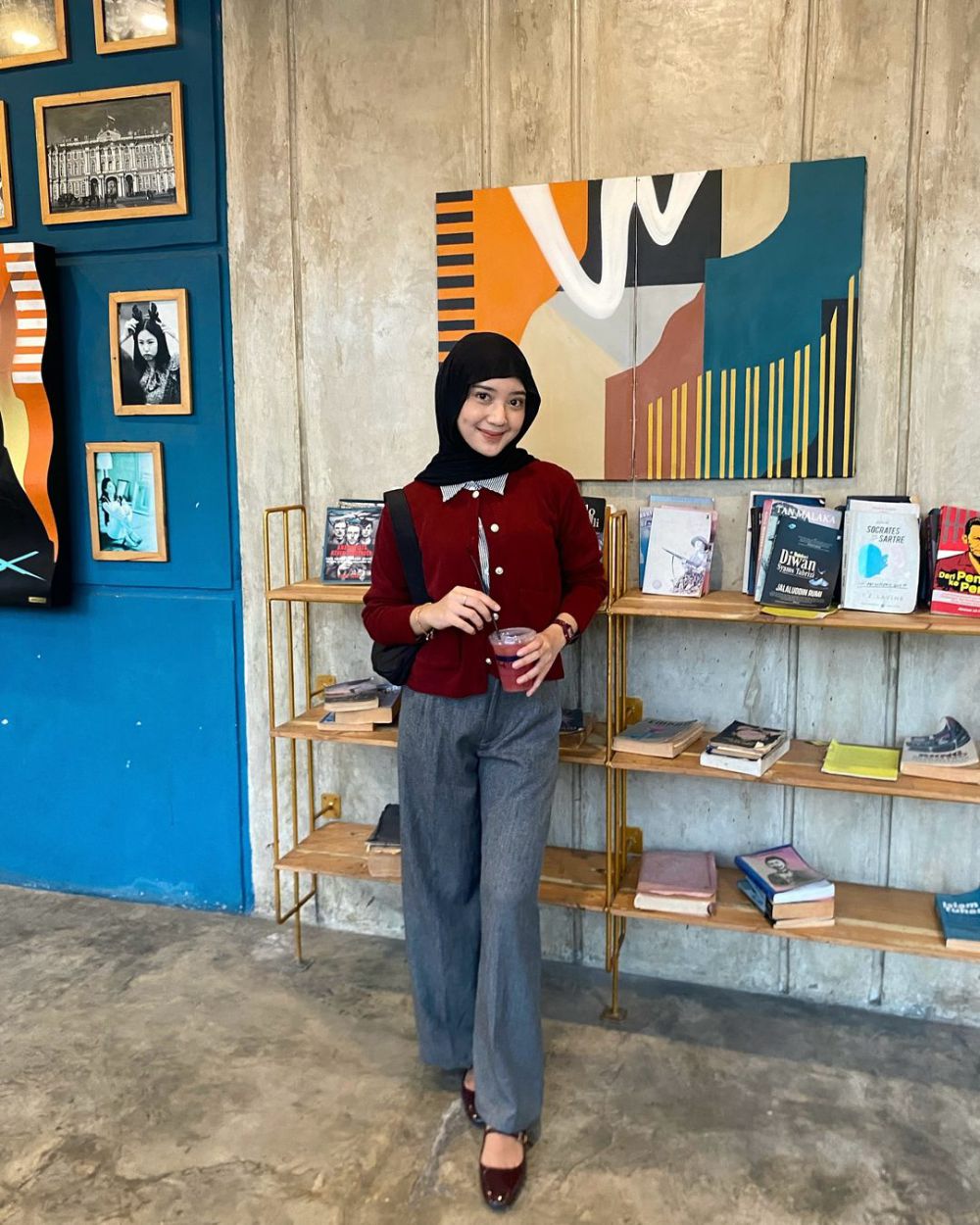 9 Inspirasi Outfit Hijab Casual Teen ala Faradithya Putri, Cheerful!