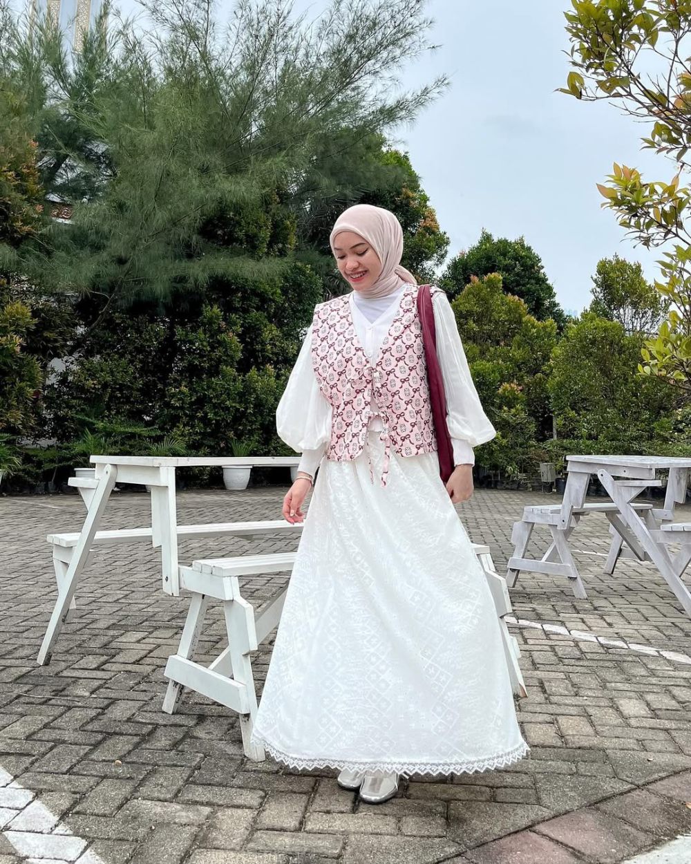 10 Mix and Match White Skirt ala Olivia Putri, Looks Timeless!