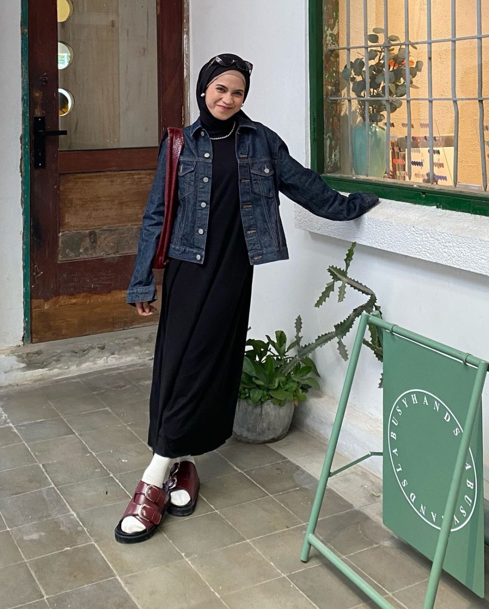 9 Ide Outfit Casual Teen Skena ala Aisyah Ibrahim, Outstanding!