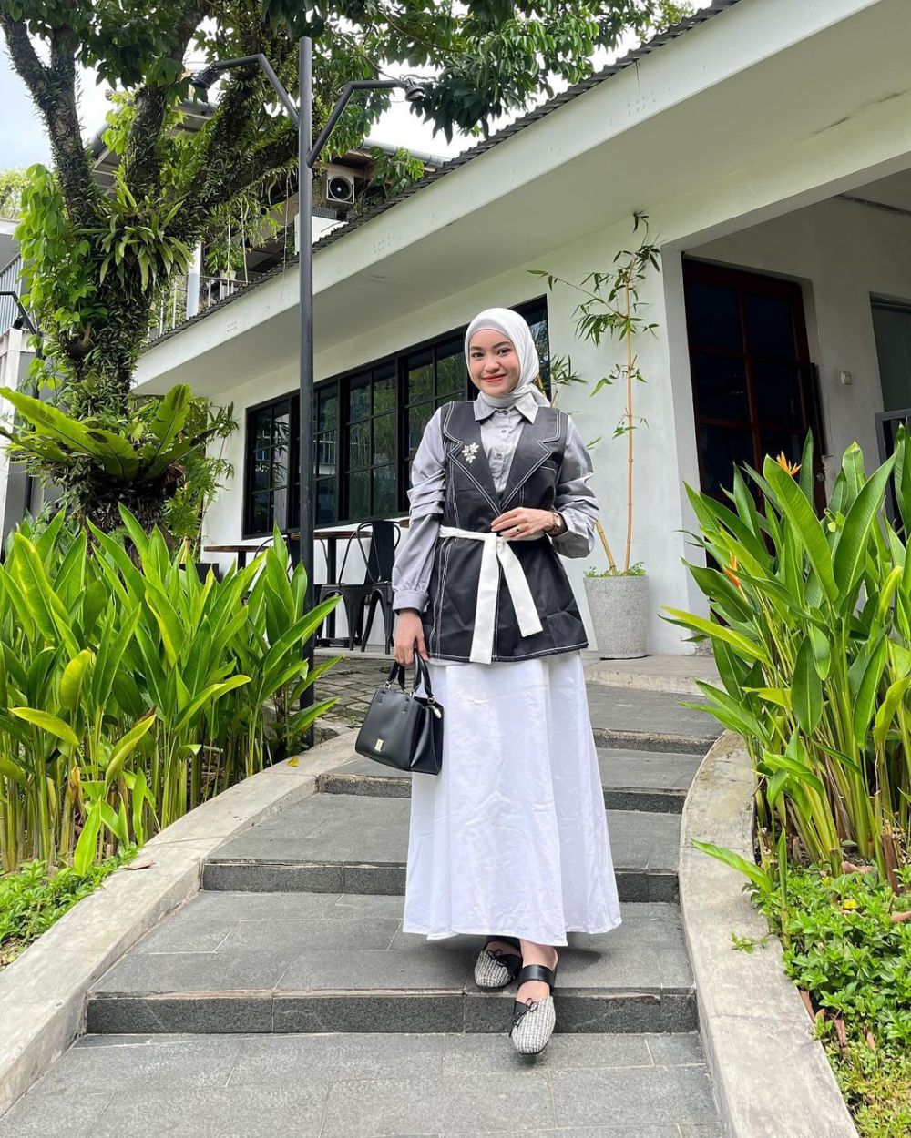 10 Mix and Match White Skirt ala Olivia Putri, Looks Timeless!