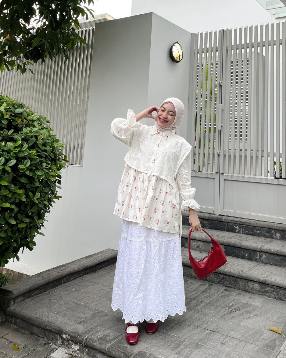 10 Mix and Match White Skirt ala Olivia Putri, Looks Timeless!