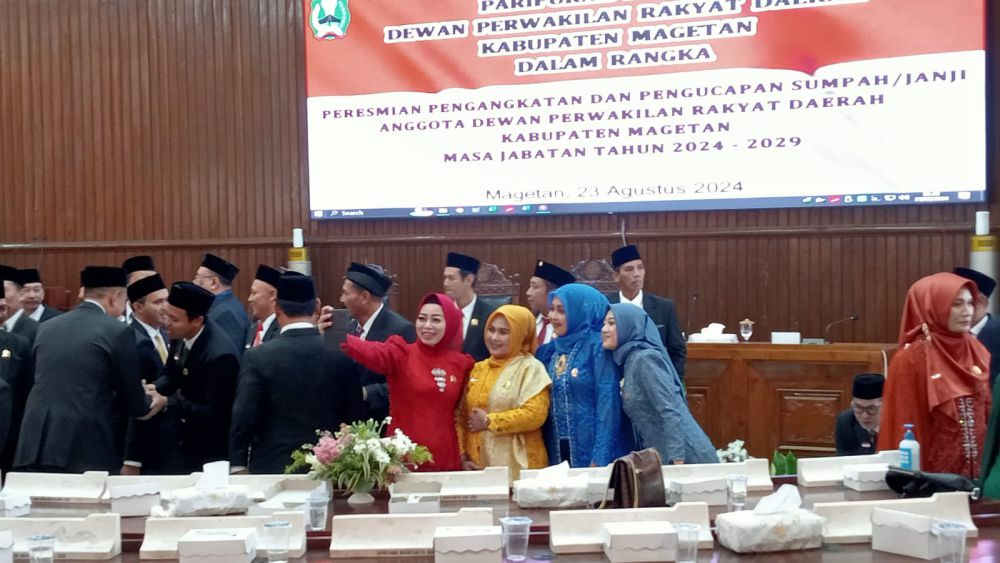 Politik Uang sampai Gadai SK, Cerita Dapur Wakil Rakyat 