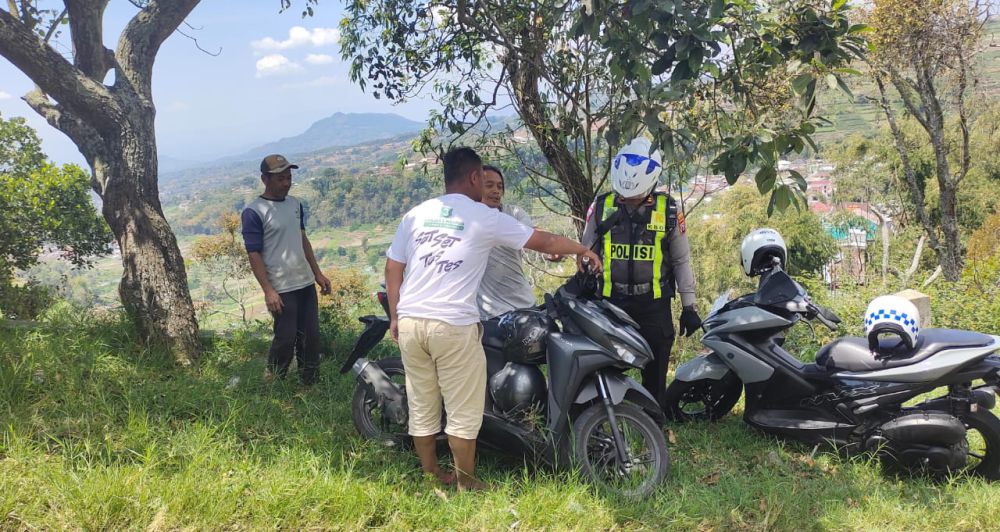 Rem Blong, Pasutri Terjun ke Jurang Sedalam 10 Meter di Sarangan