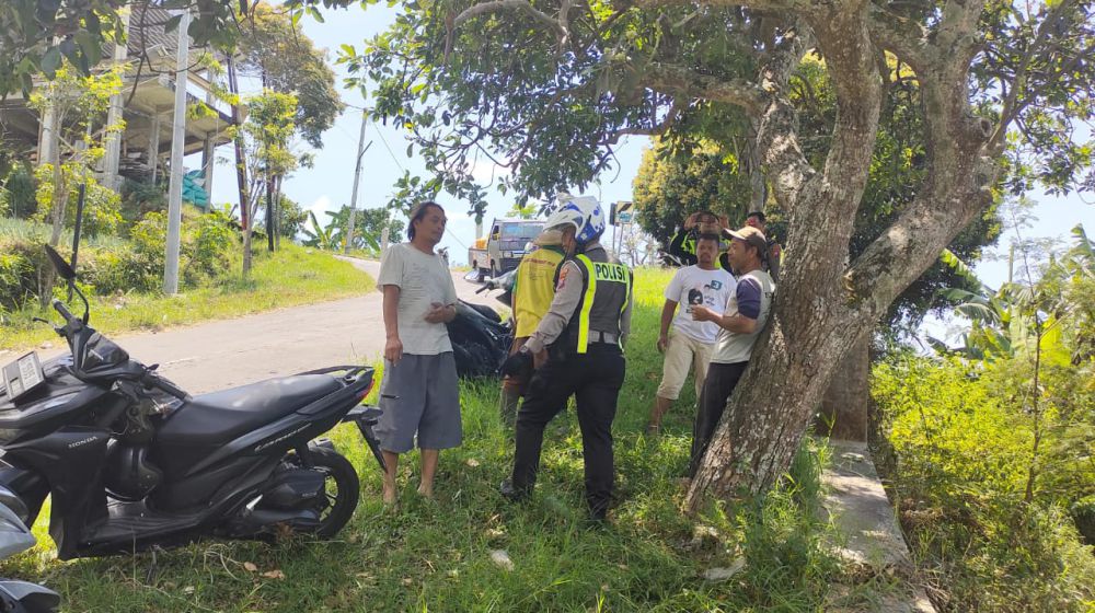 Rem Blong, Pasutri Terjun ke Jurang Sedalam 10 Meter di Sarangan