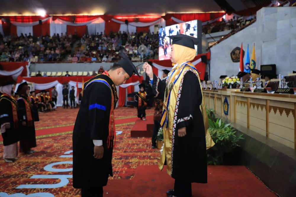 878 Mahasiswa Unila Wisuda, 39 Persen Lulus Tepat Waktu