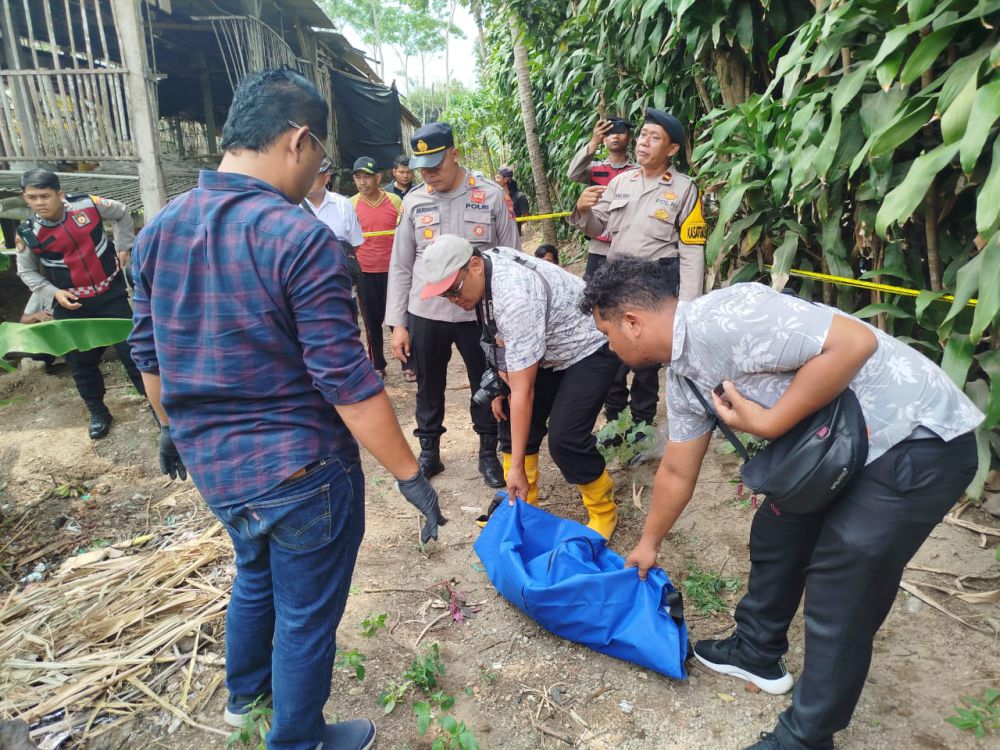 Jasad Bayi Laki-Laki Ditemukan di Blitar, Polisi Buru Pelaku