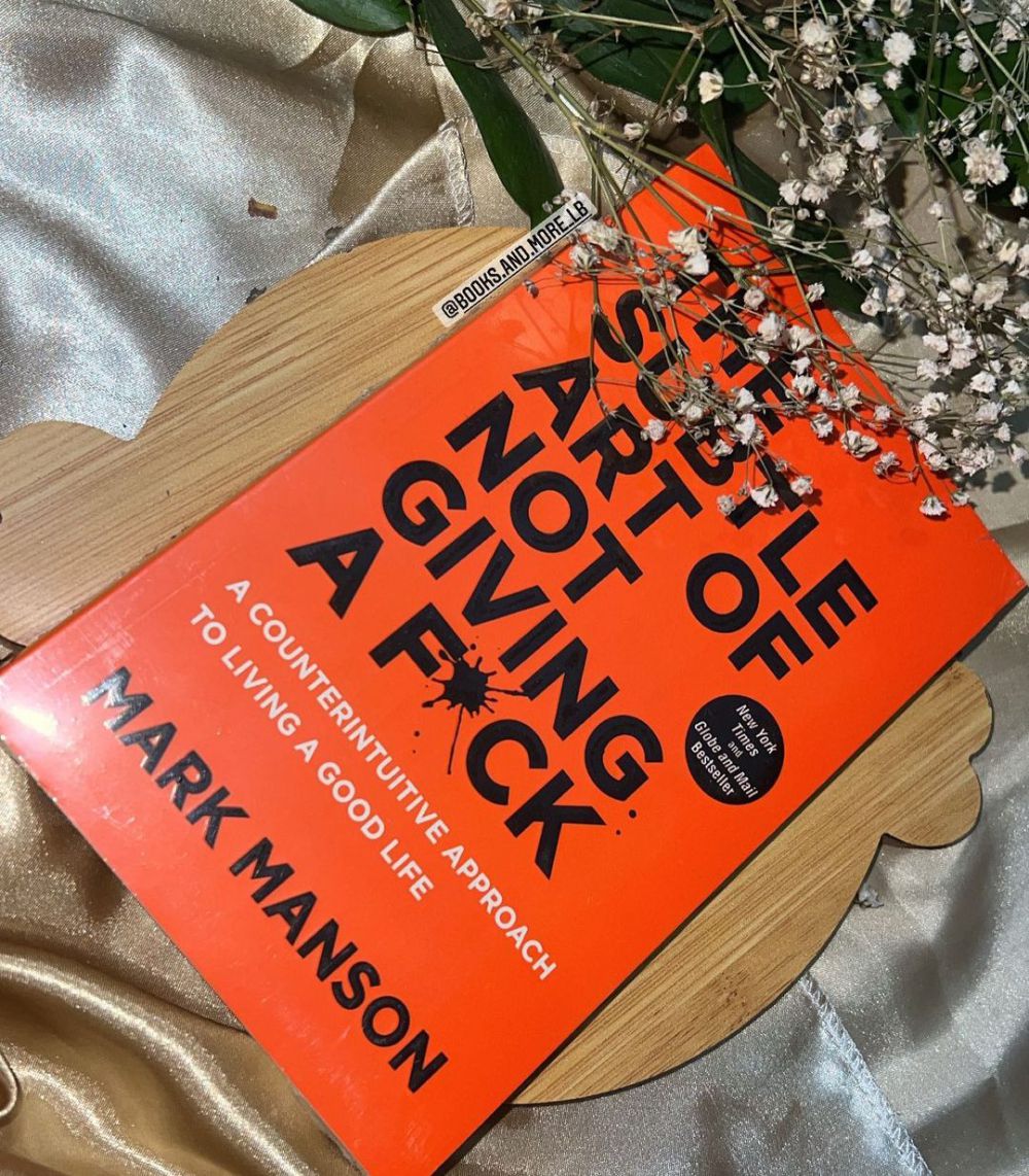 3 Buku Karya Mark Manson yang Wajib Kamu Baca