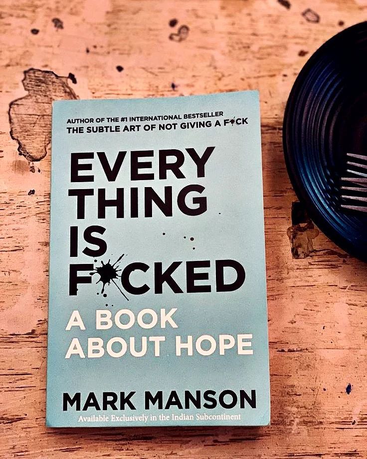 3 Buku Karya Mark Manson yang Wajib Kamu Baca