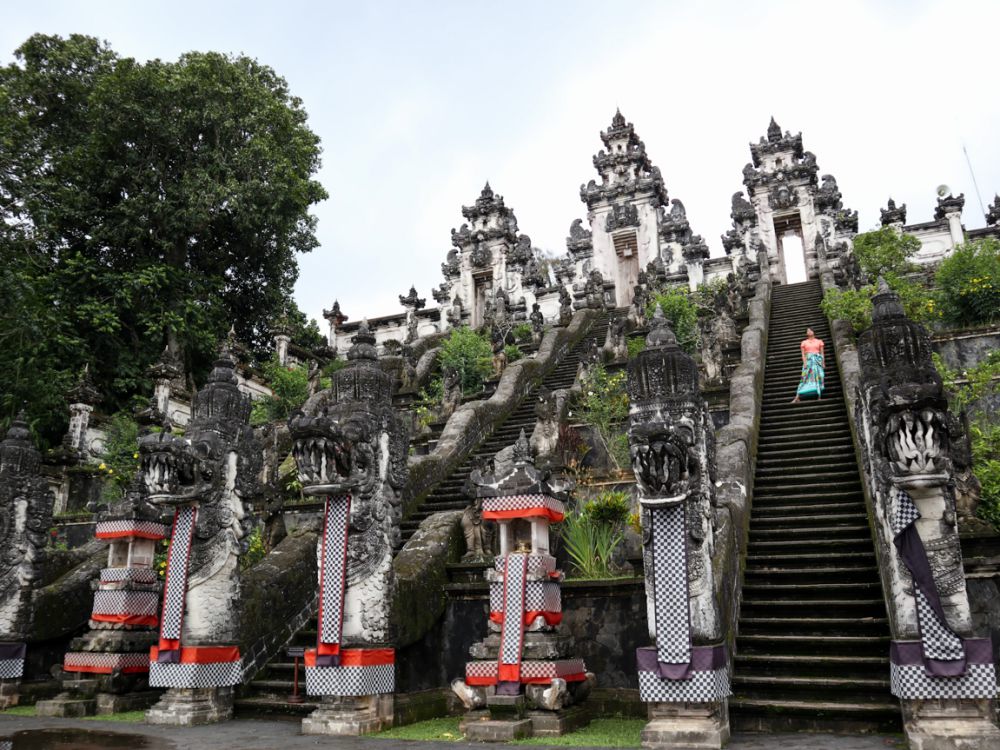 5 Tempat Melihat Perayaan Galungan di Bali, Suasananya Damai