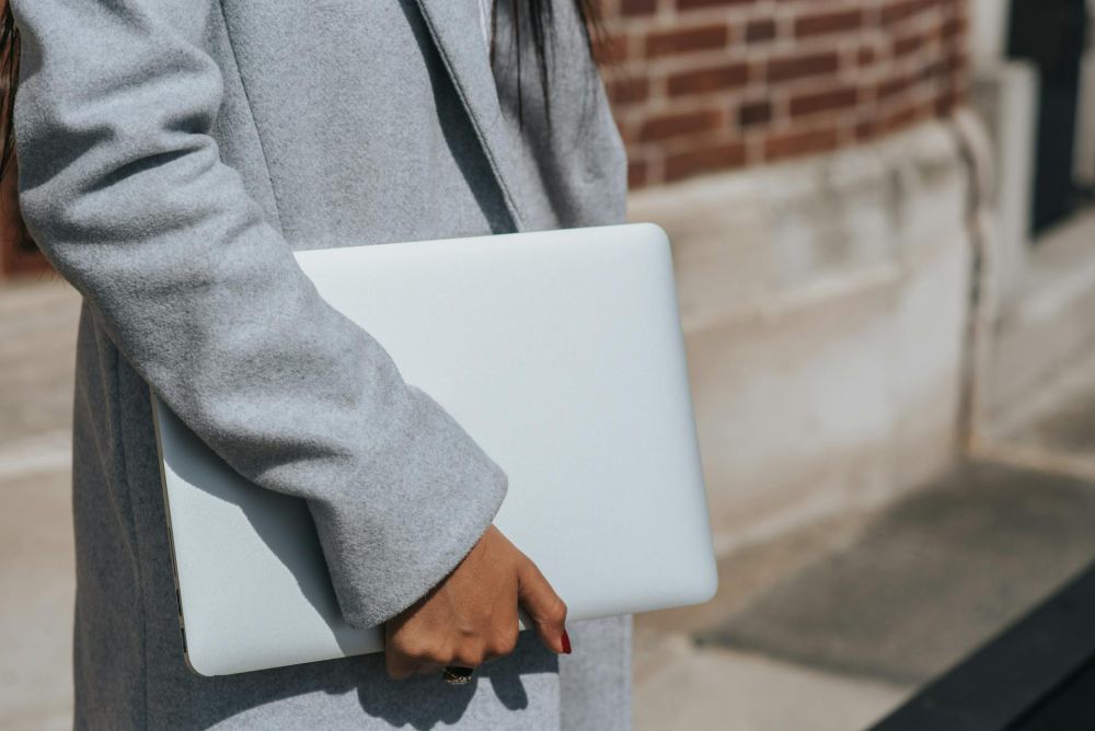 10 Kebiasaan Sepele yang Bikin Laptop Gampang Bermasalah, Bahkan Rusak