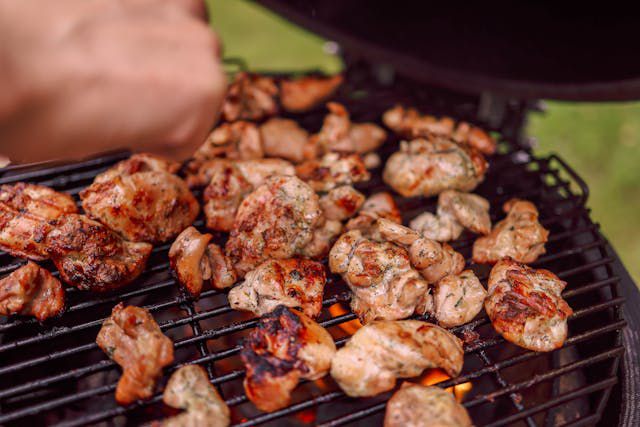 Resep Ayam Bakar Bumbu Merah yang Enaknya Menyala Banget