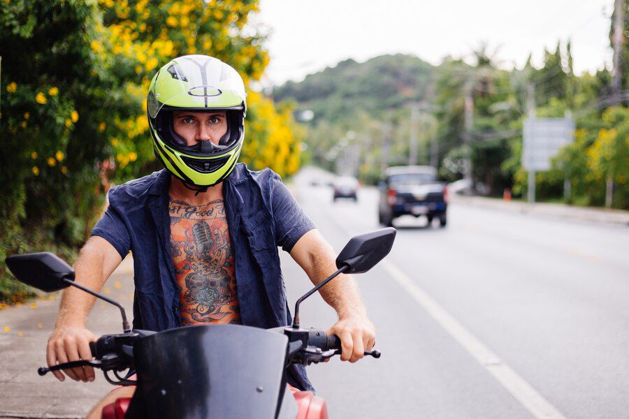 7 Tempat Cuci Helm di Surabaya, Auto Kinclong!