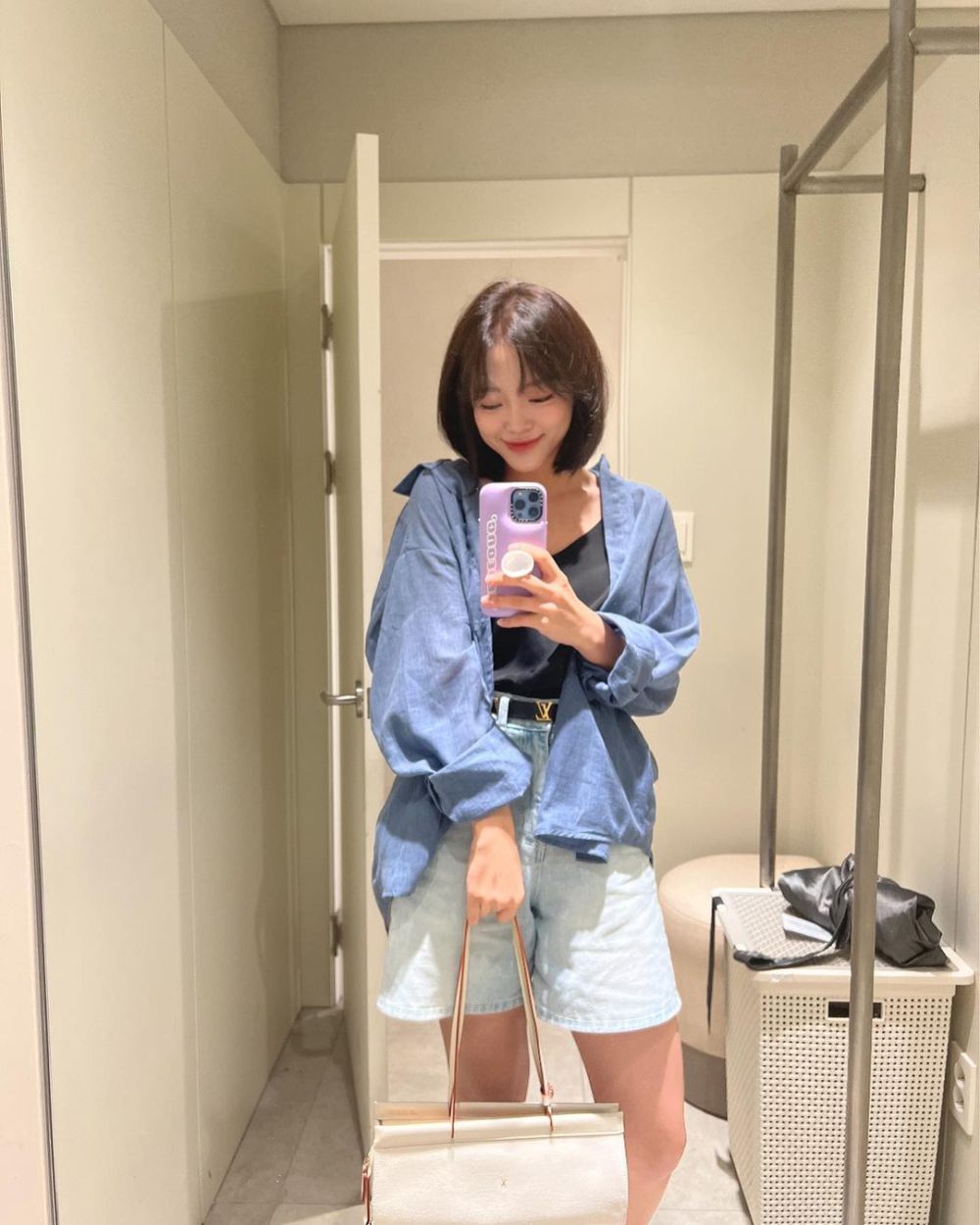 12 Mix and Match Outfit Polos ala Kim Sejeong, Dijamin Stylish!